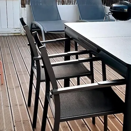 Apartment La Tchacanda : Calme Hyper Centre Avec Terrasse. A 50 M